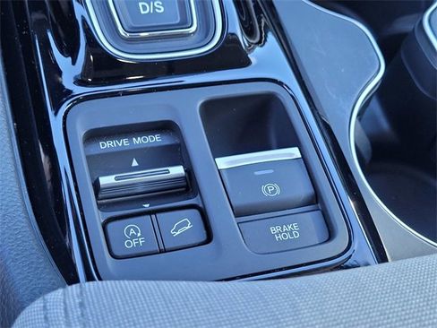 Used 2023 Honda Pilot LX image 25