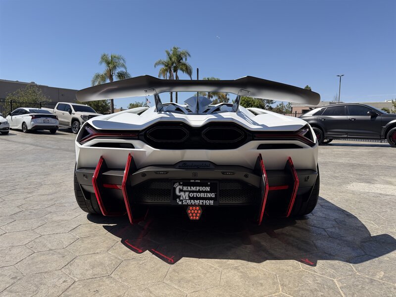 Used 2026 Lamborghini Revuelto AWD/4WD image 7