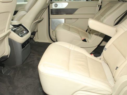 Used 2019 Lincoln Navigator Reserve w/ Cargo Package image 5