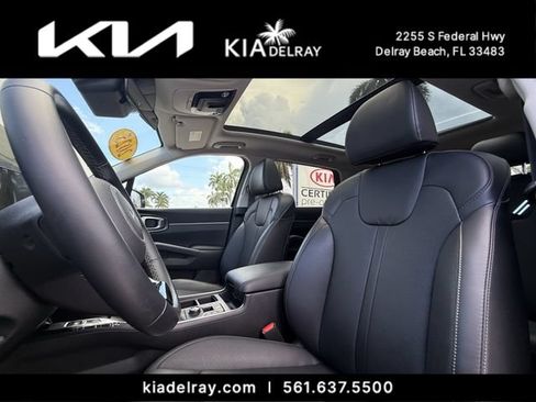 Used 2025 Kia Sorento EX w/ Panoramic Sunroof Package FWD image 19