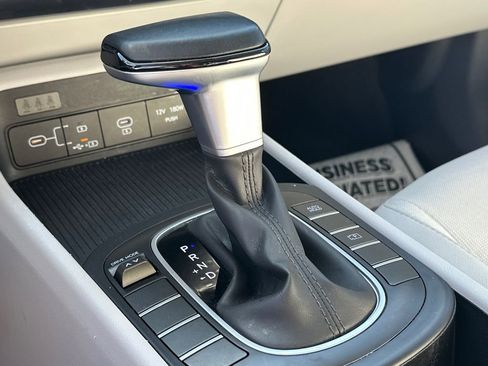 Used 2025 Hyundai Kona SEL image 30