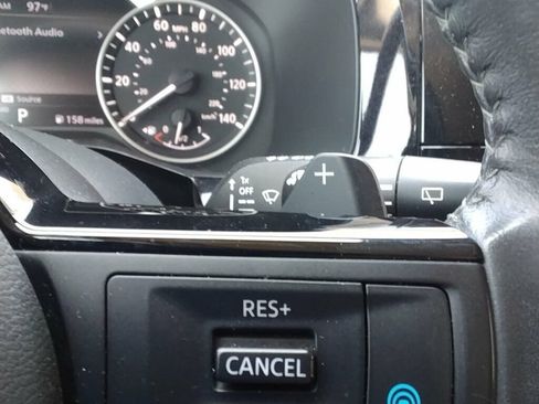 Used 2022 Nissan Pathfinder SV FWD image 18