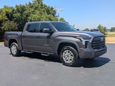 Used 2023 Toyota Tundra SR5 w/ SR5 Premium Package AWD/4WD image 2