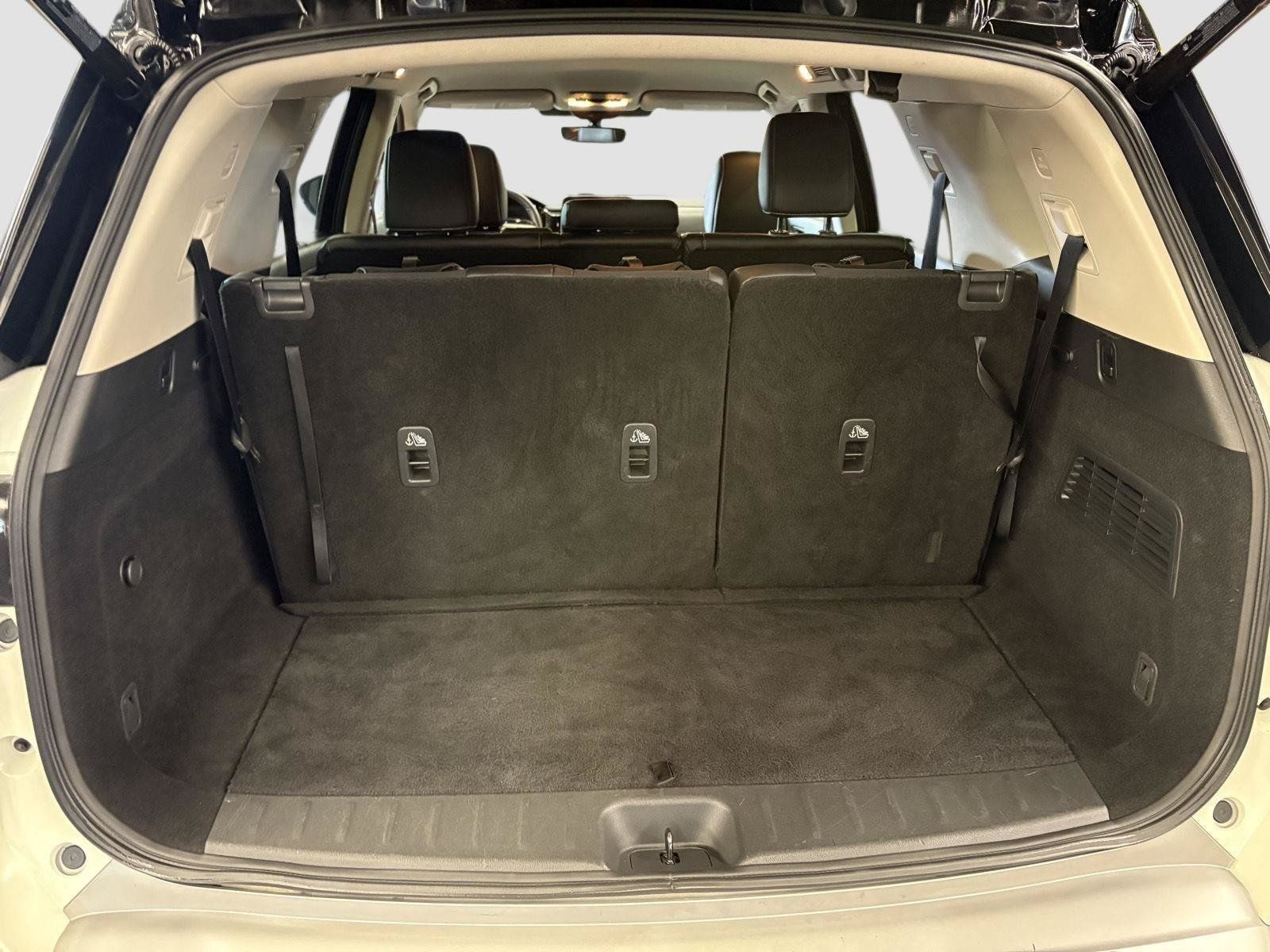 Used 2024 Nissan Pathfinder SL AWD/4WD image 22