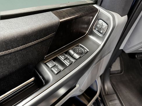 Used 2022 Ford F150 Lariat RWD image 38
