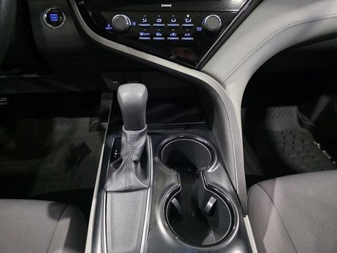 Used 2020 Toyota Camry LE image 21