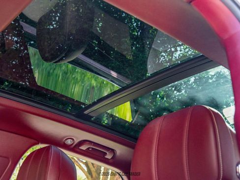 Used 2019 Bentley Bentayga image 67