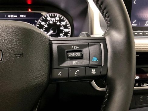 Used 2025 Nissan Rogue SV AWD/4WD image 19