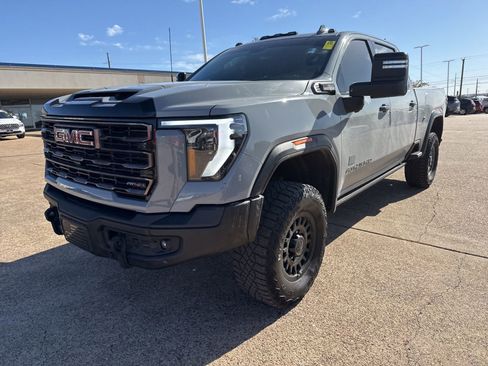 Used 2025 GMC Sierra 2500 AT4X w/ AT4X AEV Edition image 3