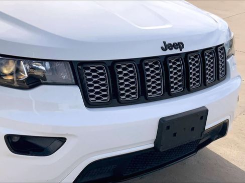Used 2021 Jeep Grand Cherokee Laredo X image 29
