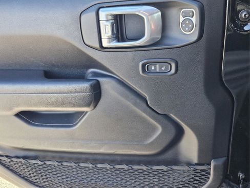 Used 2022 Jeep Wrangler Unlimited Rubicon w/ Xtreme Recon 35" Tire Package image 28