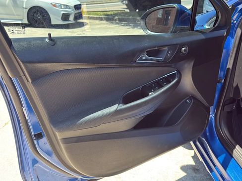 Used 2018 Chevrolet Cruze LT FWD image 9