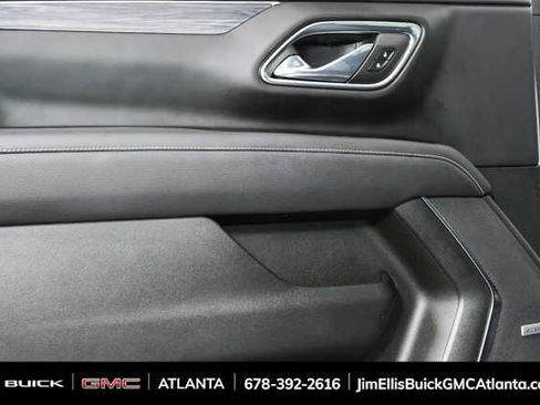 Used 2023 GMC Yukon SLT w/ SLT Premium Package image 6