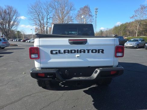 Used 2023 Jeep Gladiator Sport image 7