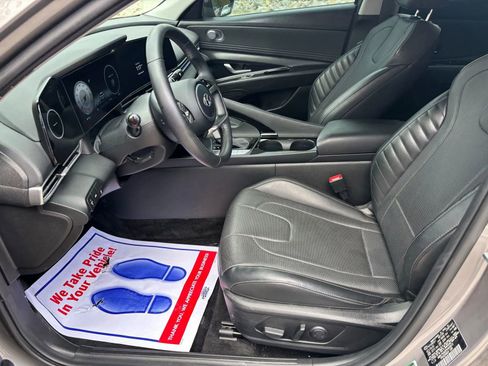 Used 2023 Hyundai Elantra Limited image 40