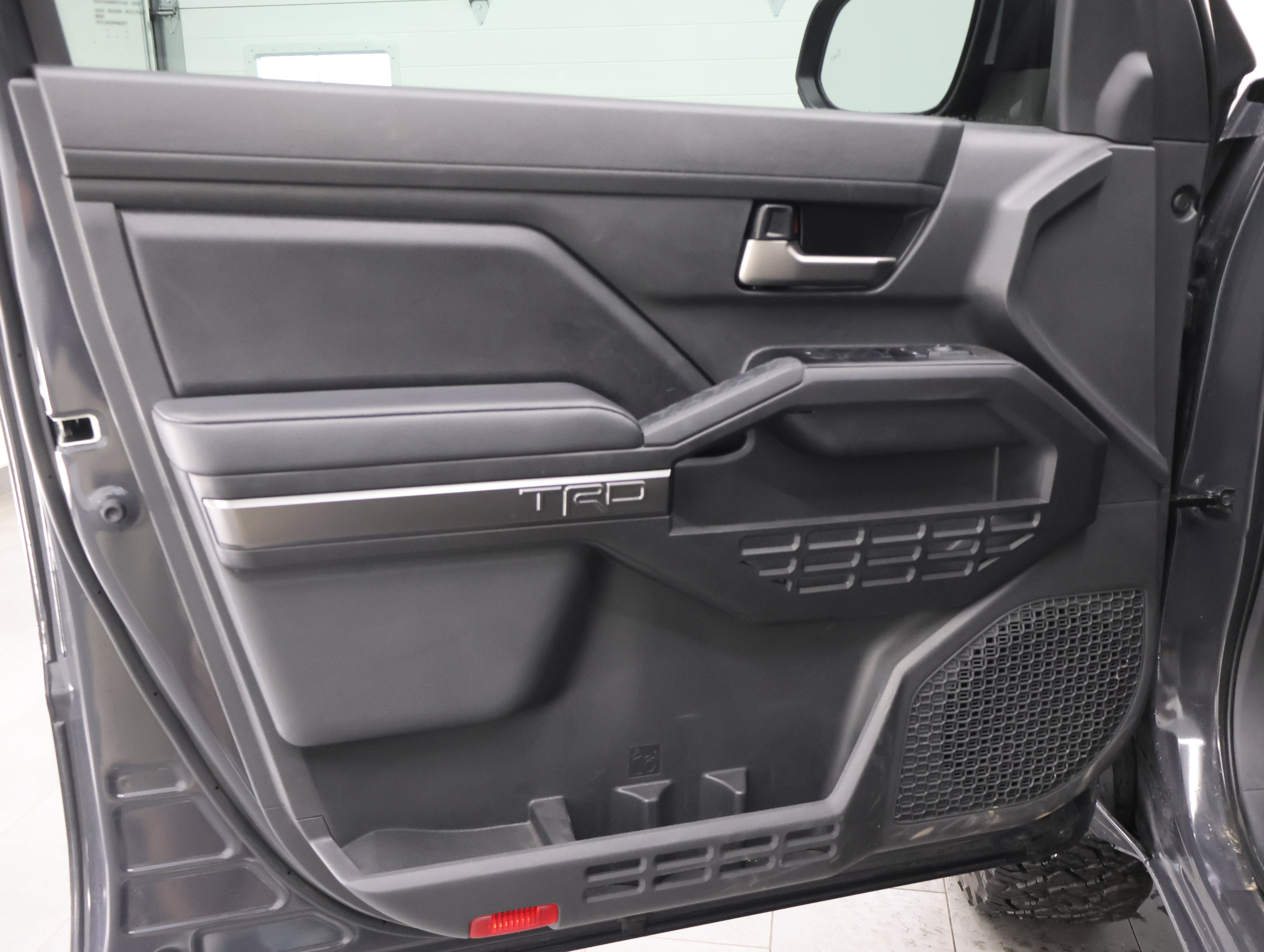 Used 2025 Toyota Tacoma TRD Off-Road AWD/4WD image 35