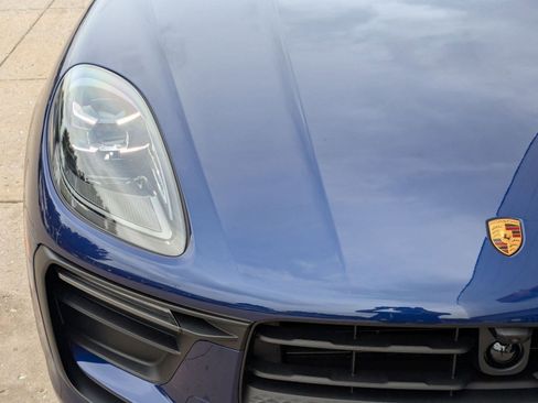 Certified 2026 Porsche Macan AWD/4WD image 12