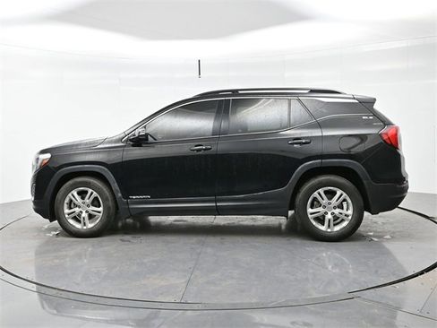 Used 2020 GMC Terrain SLE w/ Driver Convenience Package image 4