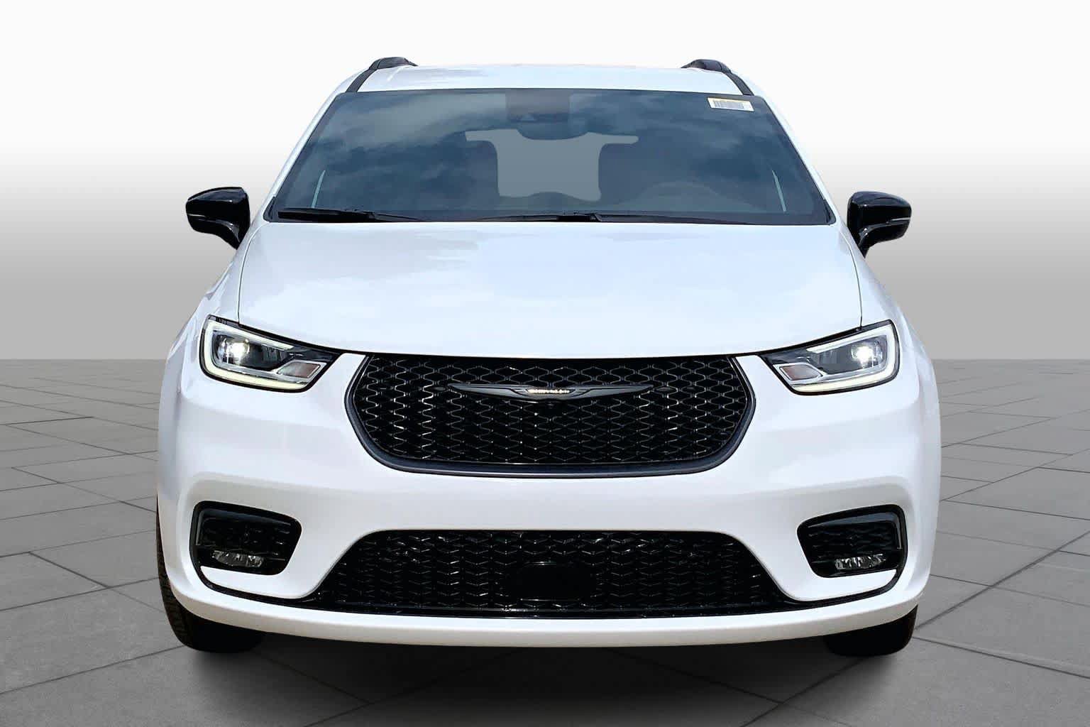 New 2026 Chrysler Pacifica Select w/ S Appearance Package FWD image 3