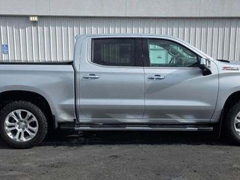Used 2022 Chevrolet Silverado 1500 LTZ w/ LTZ Premium Package AWD/4WD image 6