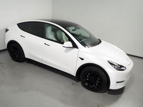 Used 2021 Tesla Model Y Long Range AWD/4WD image 13