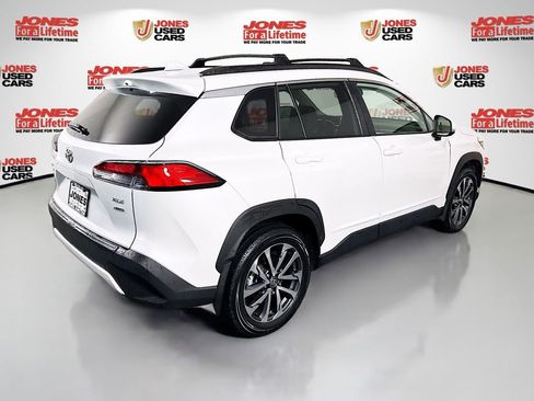Certified 2023 Toyota Corolla Cross XLE w/ Convenience Package AWD/4WD image 17