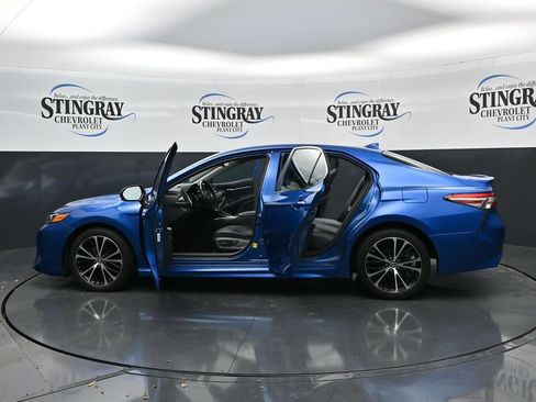 Used 2019 Toyota Camry SE FWD image 37