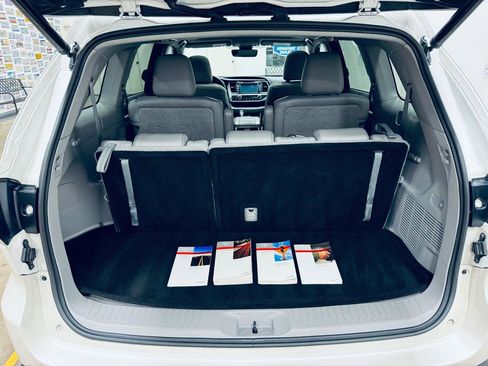 Used 2017 Toyota Highlander Limited image 27