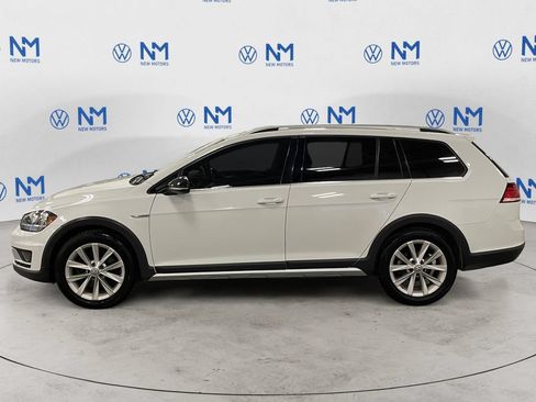 Used 2019 Volkswagen Golf Alltrack SE AWD/4WD image 2