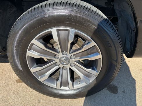 Used 2018 Nissan Titan SL image 9