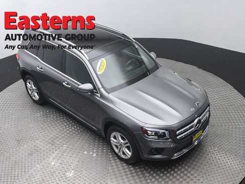 Used 2021 Mercedes-Benz GLB 250 4MATIC image 4