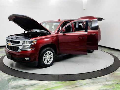 Used 2019 Chevrolet Suburban LT RWD image 9