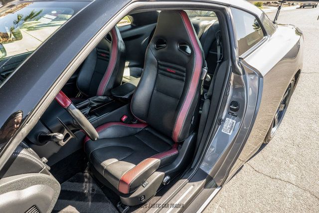 Used 2016 Nissan GT-R Black Edition AWD/4WD image 24