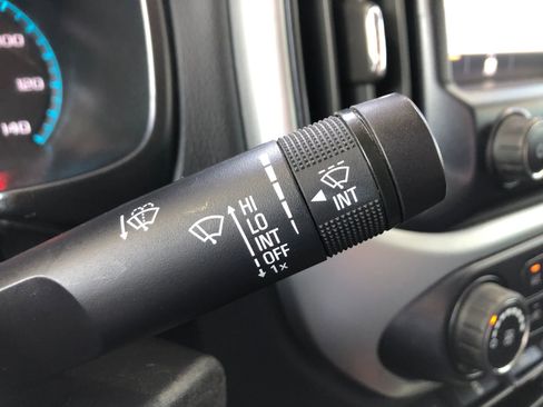 Used 2020 Chevrolet Colorado LT RWD image 28