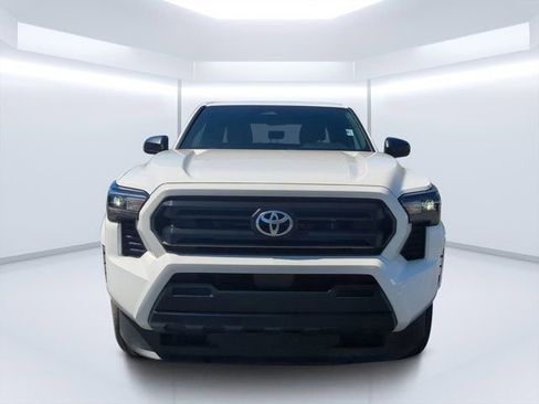 Used 2025 Toyota Tacoma SR image 8