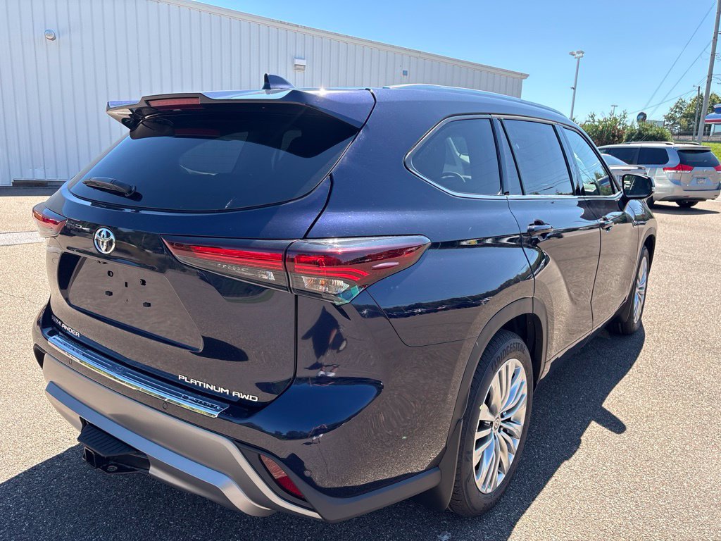 Certified 2026 Toyota Highlander Platinum AWD/4WD image 7