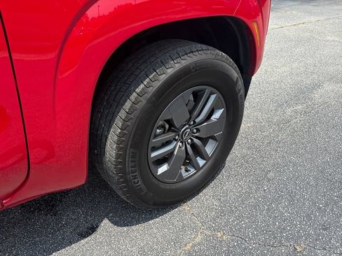 Used 2025 Nissan Frontier SV RWD image 27