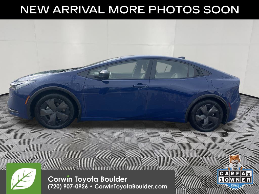 Used 2025 Toyota Prius Plug-In Hybrid FWD image 4