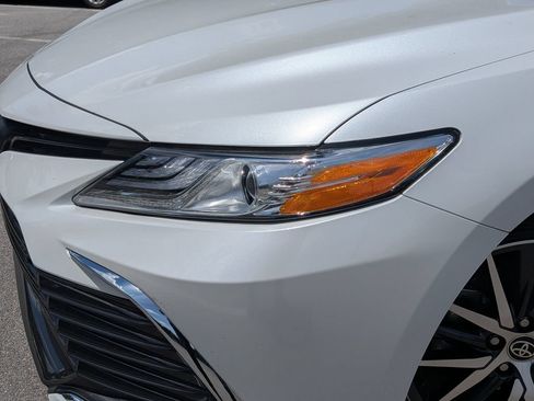 Used 2022 Toyota Camry XLE FWD image 6