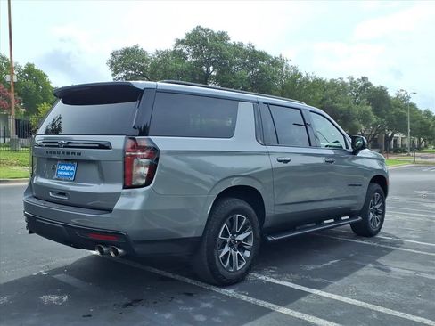 Used 2023 Chevrolet Suburban Z71 w/ Z71 Off-Road Package AWD/4WD image 6