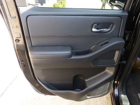 Used 2024 Nissan Frontier SV w/ SV Convenience Package image 22