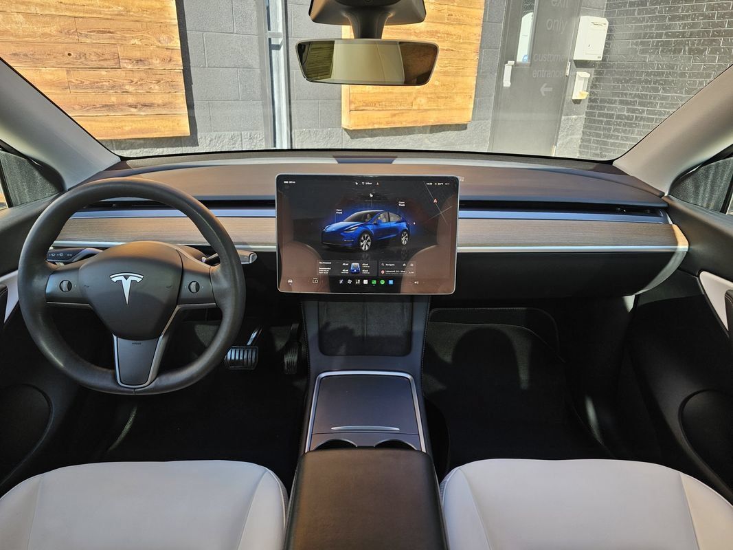 Used 2022 Tesla Model Y Long Range AWD/4WD image 22