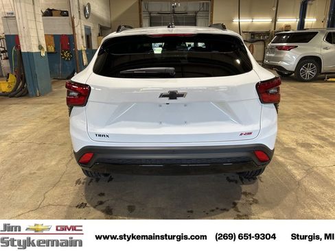 New 2026 Chevrolet Trax RS w/ Sunroof Package image 9