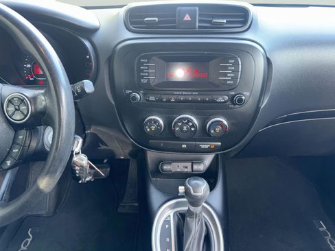 Used 2014 Kia Soul + image 14