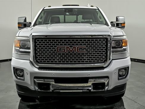 Used 2016 GMC Sierra 3500 Denali w/ Duramax Plus Package AWD/4WD image 4