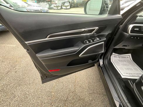 Used 2023 Kia Telluride LX image 10
