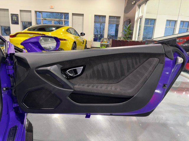 Used 2017 Lamborghini Huracan LP 610-4 AWD/4WD image 90