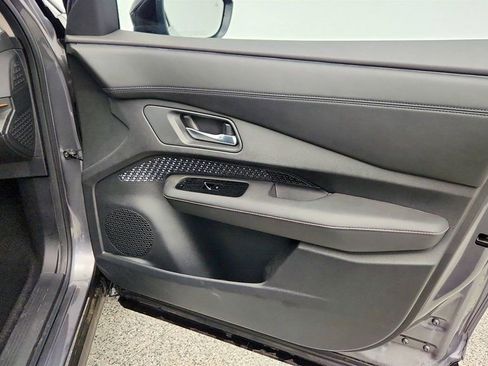 Used 2023 Nissan Ariya FWD image 24