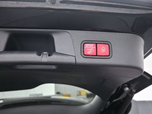 Used 2022 Mercedes-Benz GLB 250 4MATIC image 27