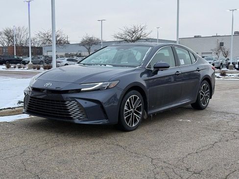 New 2026 Toyota Camry XLE image 7
